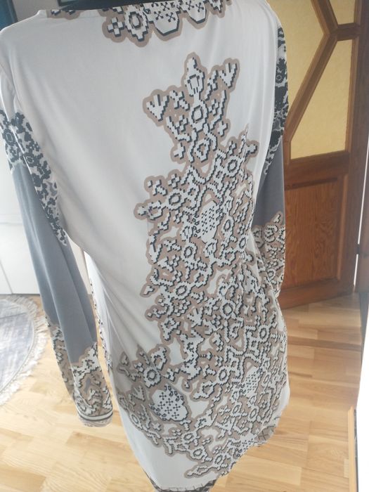 Sukienka we wzory roz L