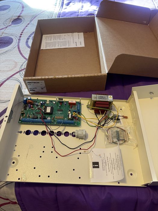 Central de intrusao Aritech Cs875M nova