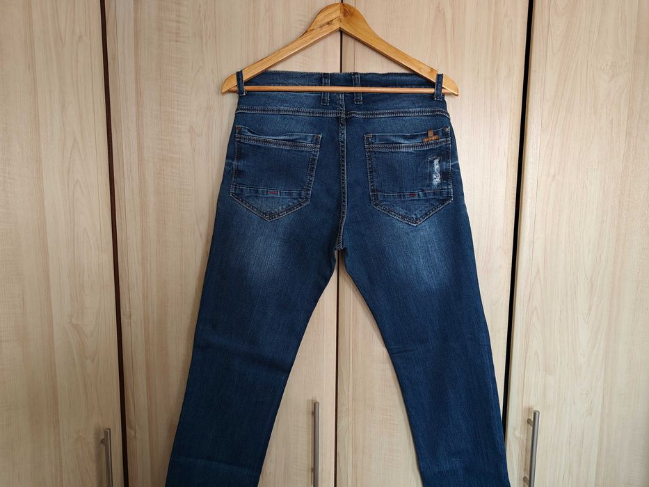 Нові чоловічі джинси Redman