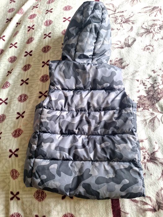 Продам жилетку для хлопчика 110 см