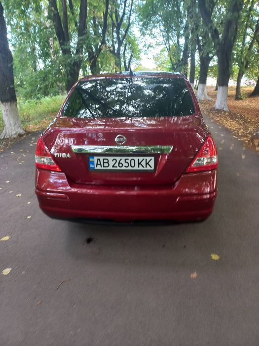 Продам автомобіль Nissan Tiida