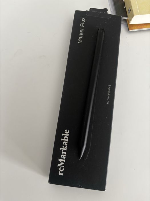 reMarkable 2 + Capa Book Folio Pele Preta + Caneta Marker Plus (Como Novo)