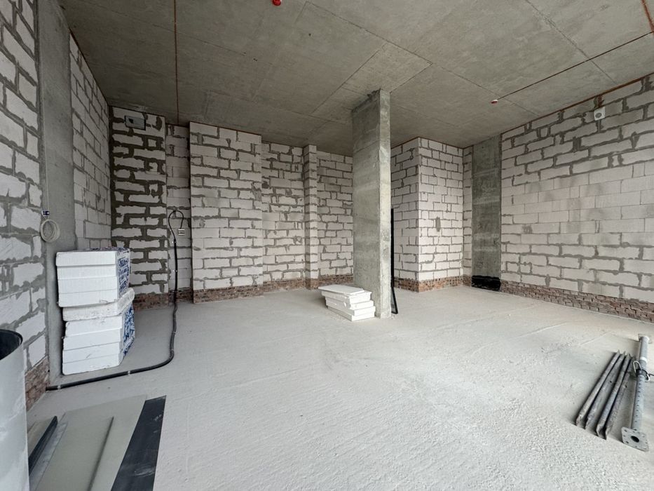 Оренда фасадного приміщення у ЖК  Підзамче Вежа