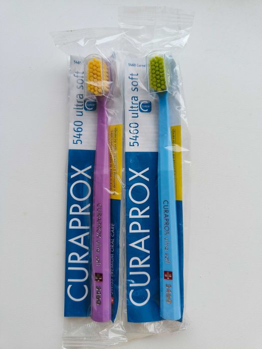 2 нові щітки Curaprox 5460
