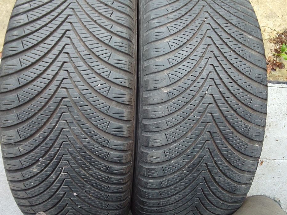 Cena za 2 Opony wielosezonowe 245/45r18 KUMHO 2022r