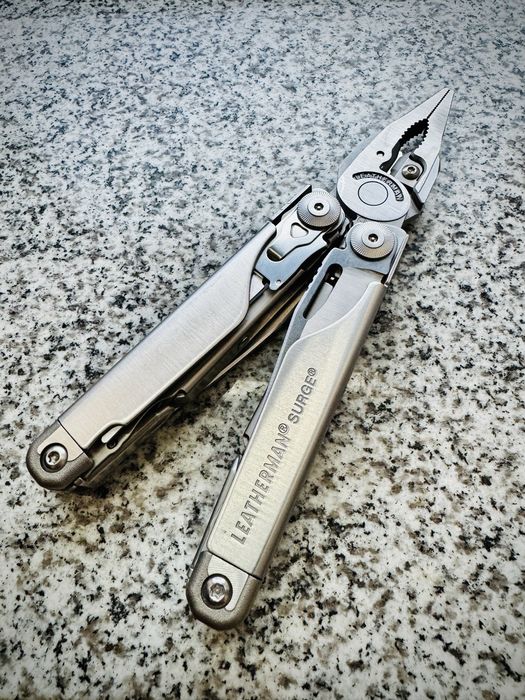 Multitool Leatherman Surge