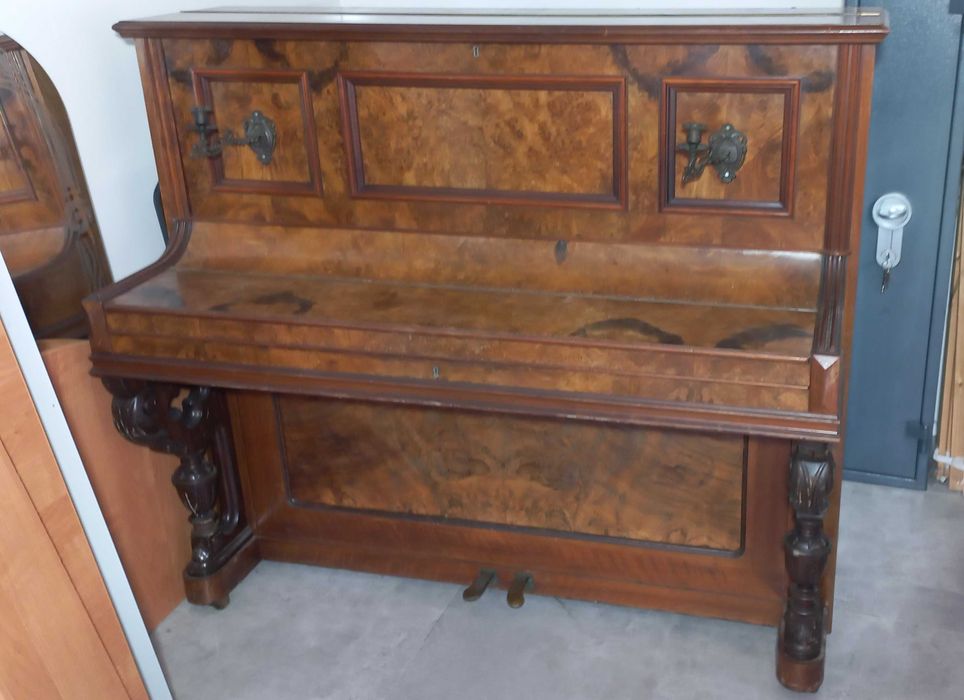 Pianino NRD niemieckie F. Helmholtz Hannover