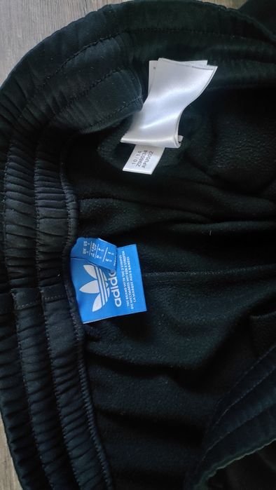 świetne dresowe spodnie ADIDAS jak nowe