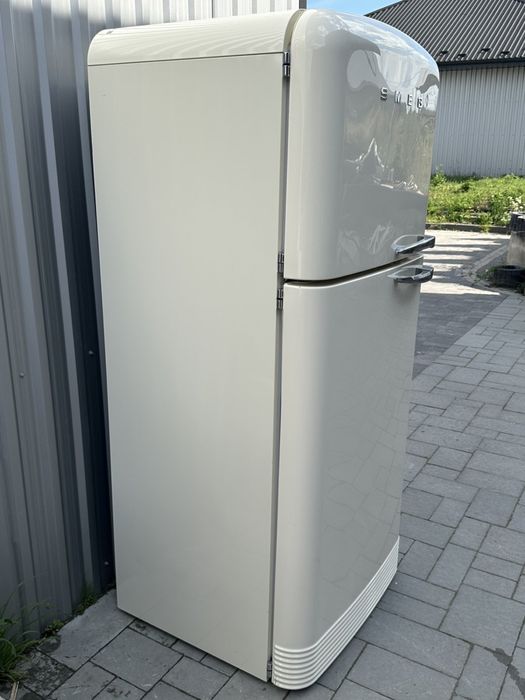 Широкий ретро холодильник Smeg FAB50PS
