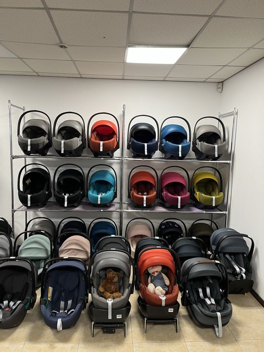 Автокрісла Шоурум Britax Römer Cybex Recaro Maxi Cosi автолюлька cloud