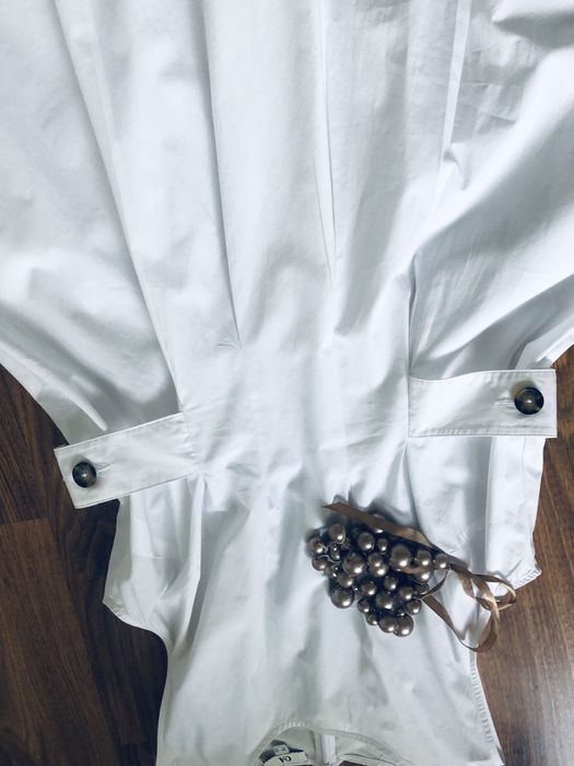 Długa biała sukienka