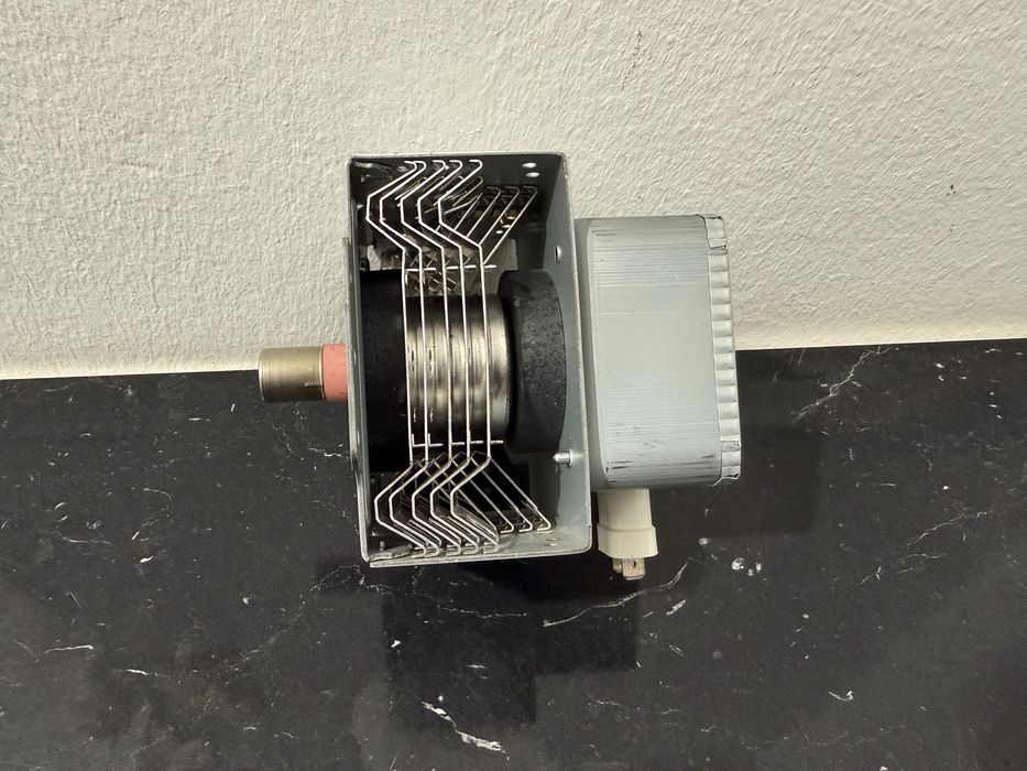 Magnetron microondas