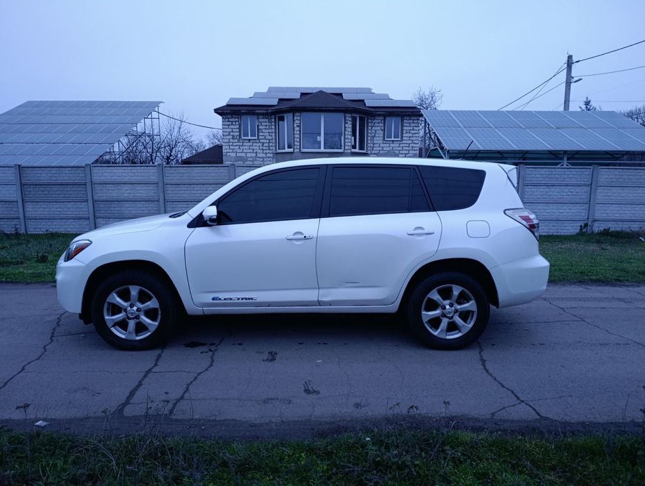 Продам Тайоту елктро