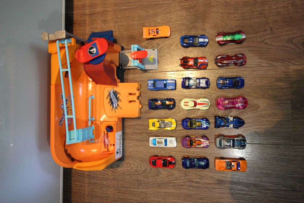Hot Wheels City Zestaw SKATE PARK
