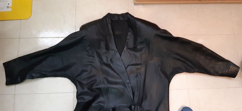 Vendo Casaco em pele genuína, de senhora