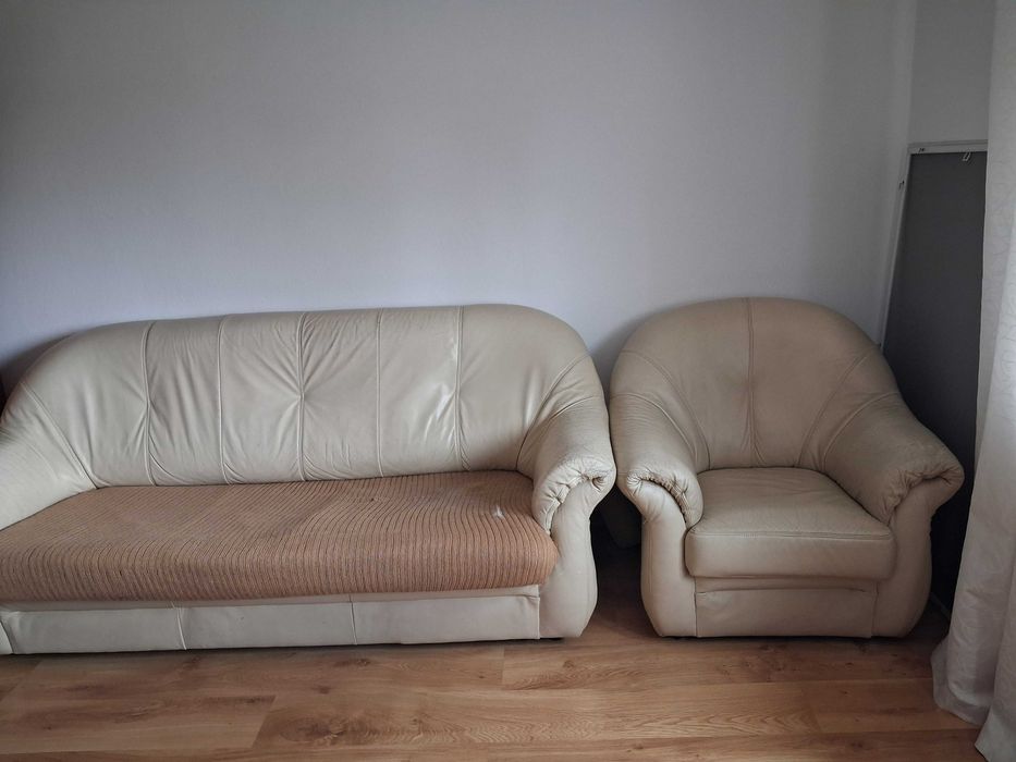 Zestaw mebli skórzanych: kanapa 3-osobowa z funkcją spania, 2-osobowa sofa i fotel