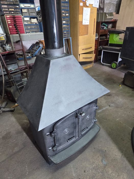 Salamandra em ferro fundido