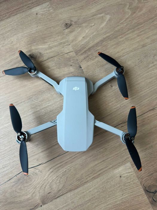 Drone DJI Mini 2 - Fly More Combo