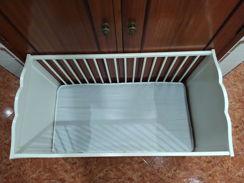 Berço cama para bebé IKEA casa quarto apartamento vivenda carro cozinha escritório gabinete sala.