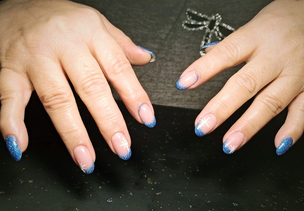 Манікюр та педикюр