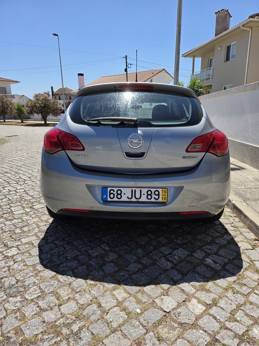 Opel astra J 1.3 cdti diesel 5 portas 5 lugares de outubro de 2010