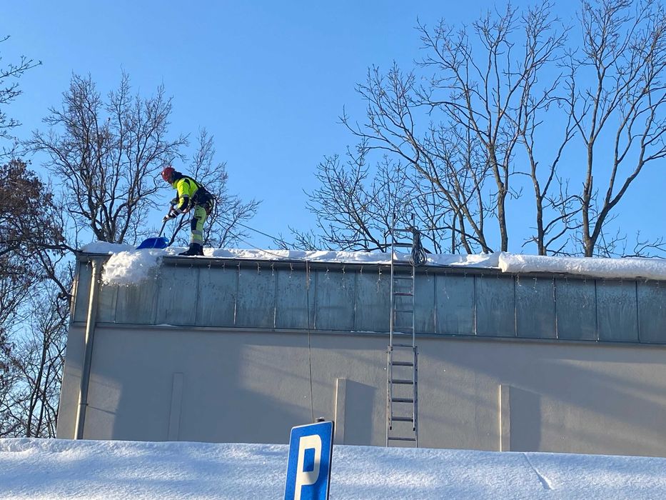 Odśnieżanie dachów
