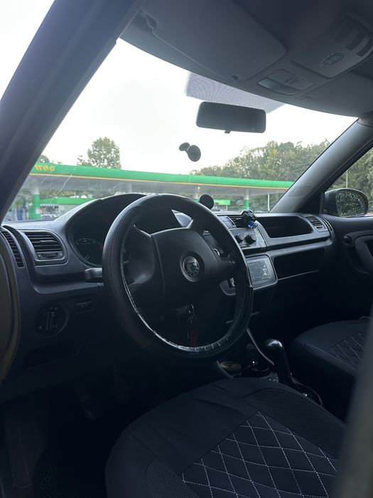 Skoda fabia 2 ))