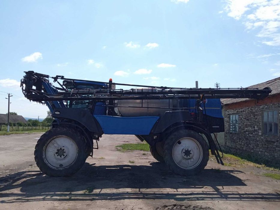 обприскувач самохідний New Holland  SP275F