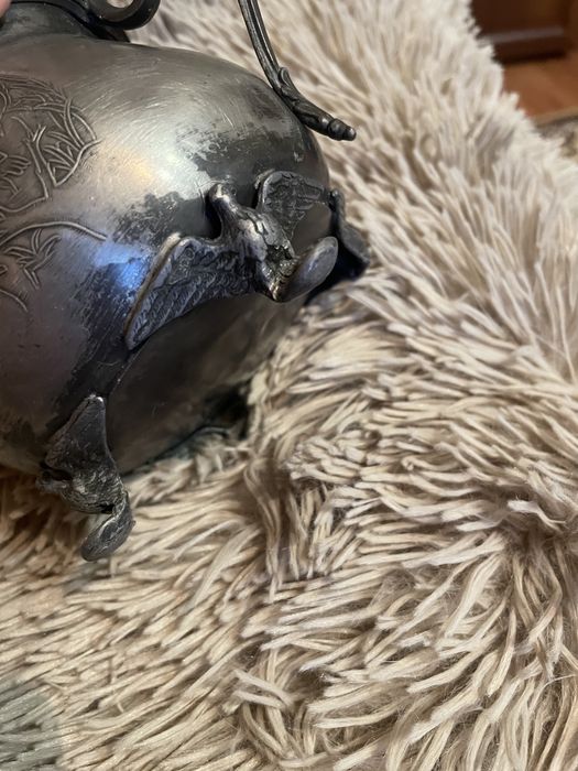 Старинная сахарница