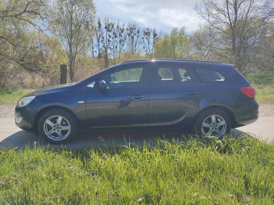 Opel Astra J Sports Tourer Android PDC Tempomat Hak