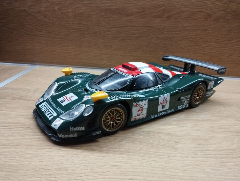 Porsche 911 GT1 Miasto 1:18