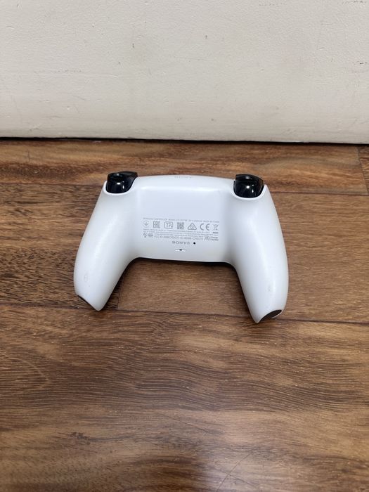 Comando PS5 (Joystick esquerdo danificado)