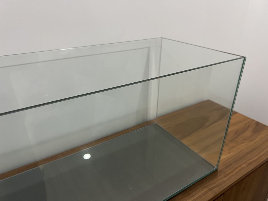 Aquario 80x30.7x35 cm com filtro de agua