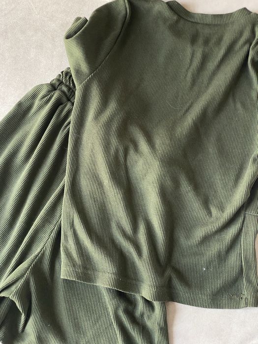 Розпродаю одяг костюм і пляжна сукня-плаття