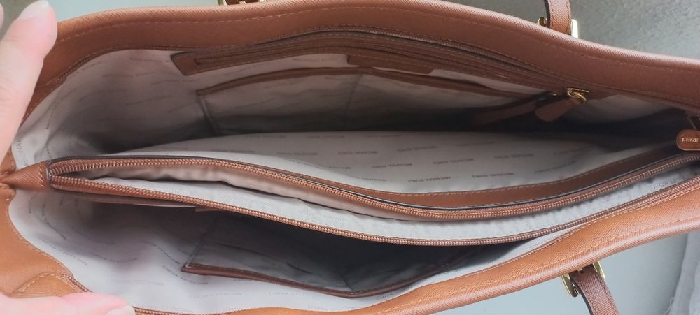 Mala Michael Kors autêntica como nova cor Camel