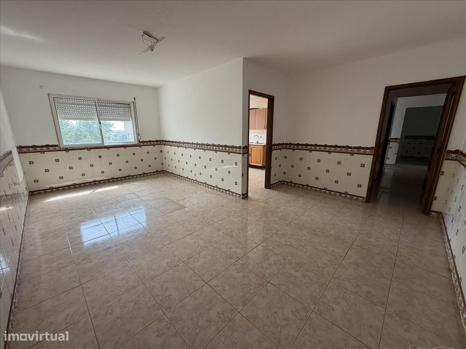 Apartamento T3 próximo do Terminal Fluvial