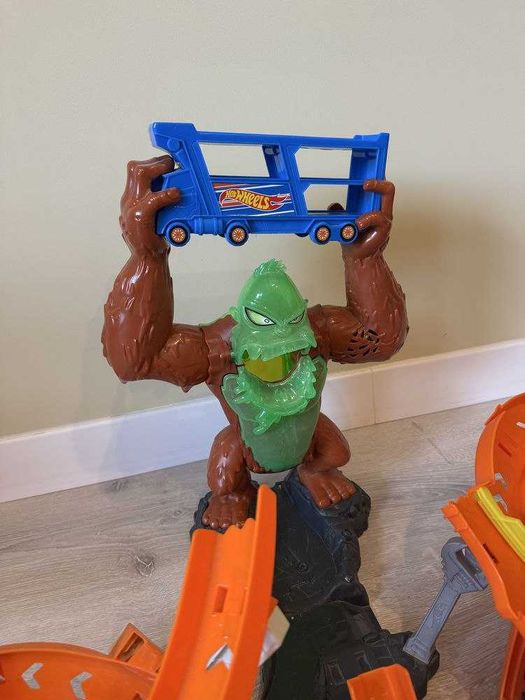 Ігровий набір Hot Wheels Токсична горила