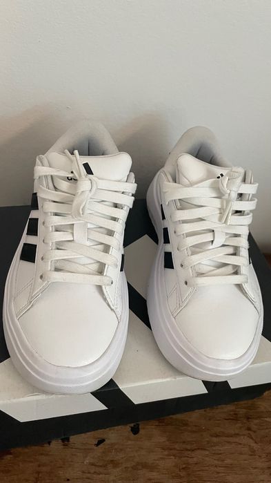 Adidas Branco com listras (Usado 1x)