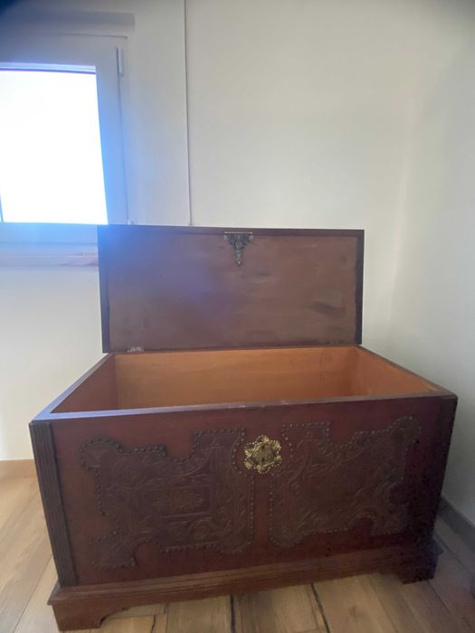 Arca de Madeira Rústica — Perfeita para Arrumos e Decoração