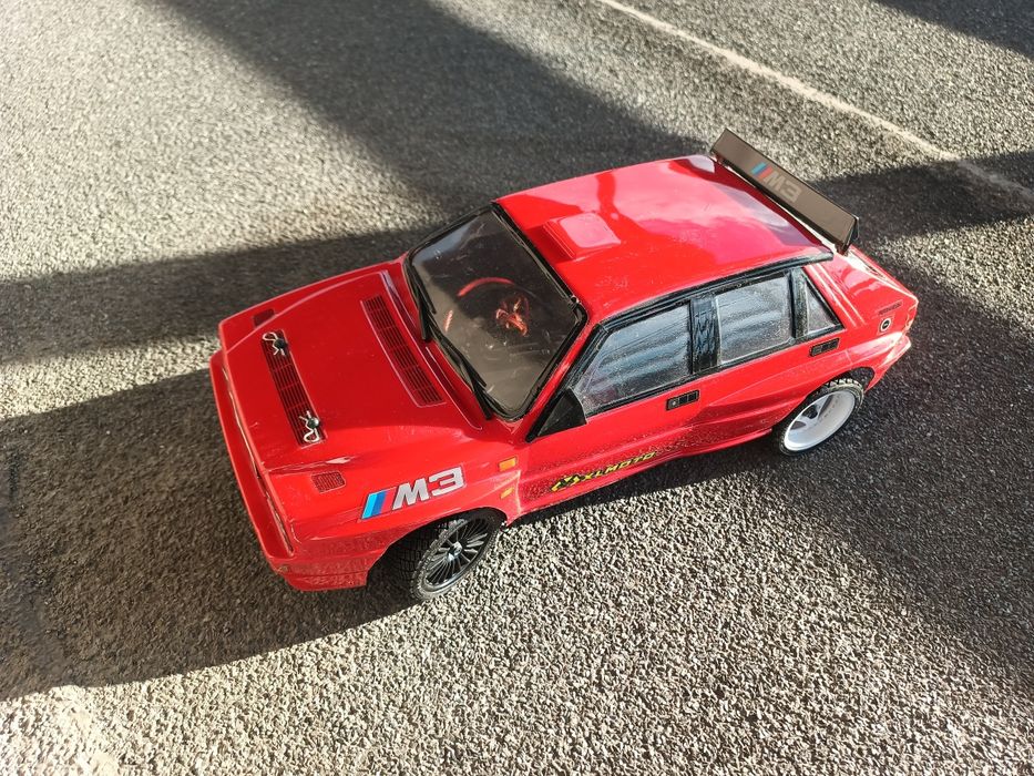 Model RC rally 1/10 vaterra v100