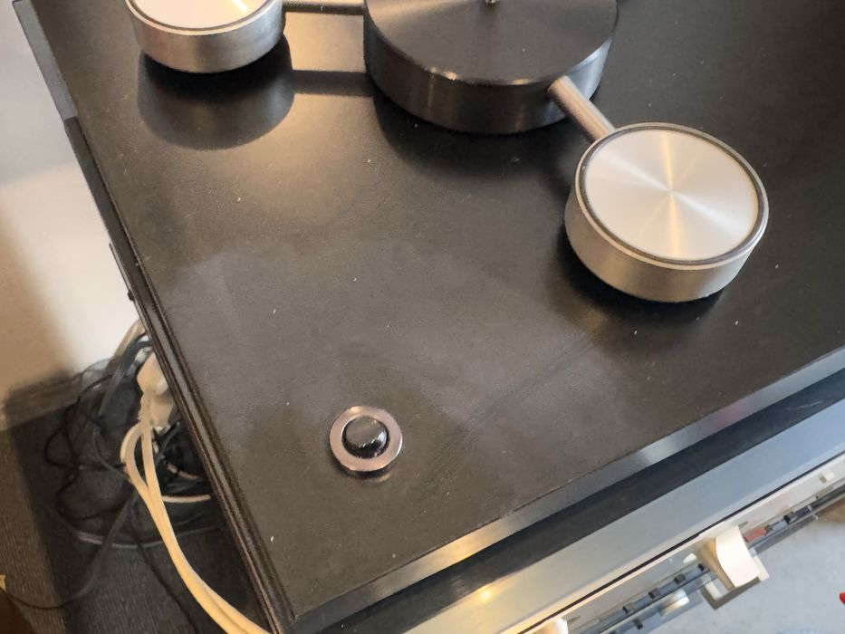 Gramofon rega planet bez ramienia