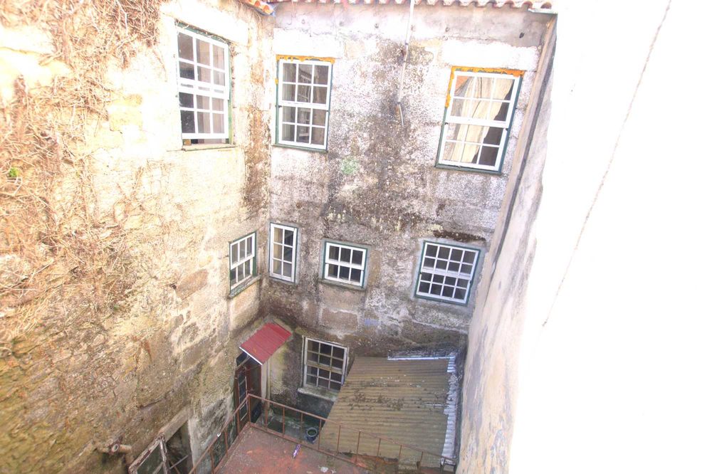 Prédio residencial à venda no Largo de São Pedro, nº 15