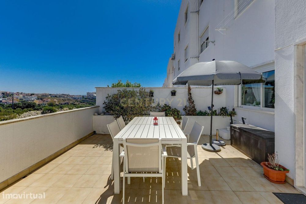 T1 de 120m² remodelado | 2 Terraços | 2 Boxes | Carcavelos