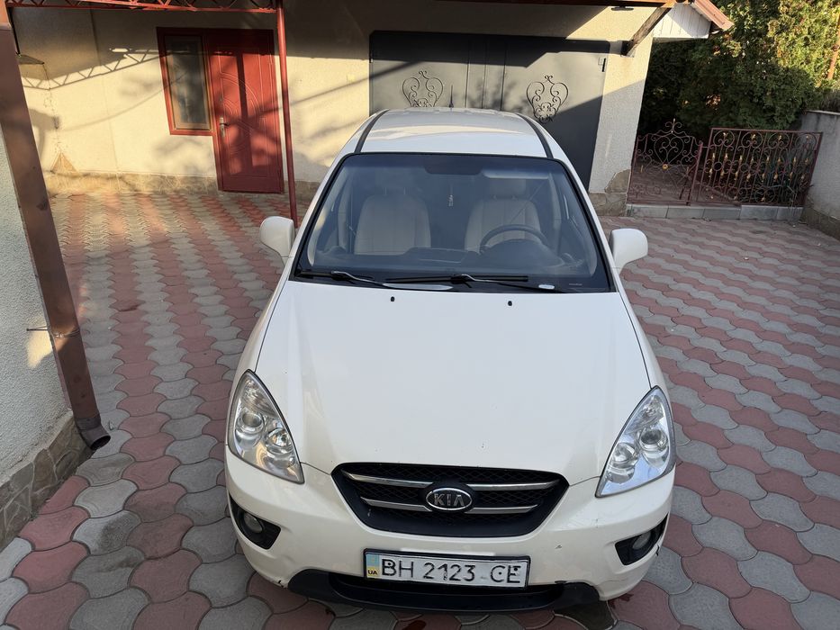Продам Kia Carens 2009 год 2.0 Бензин Автомат