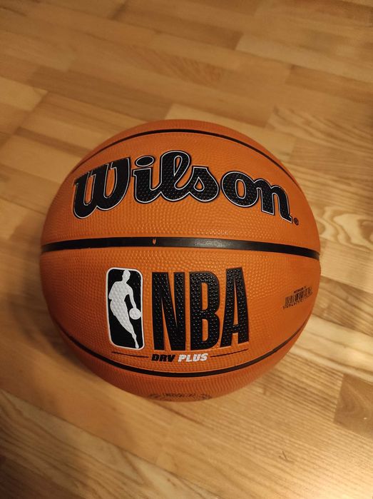 Piłka do koszykówki Wilson NBA DRV Plus