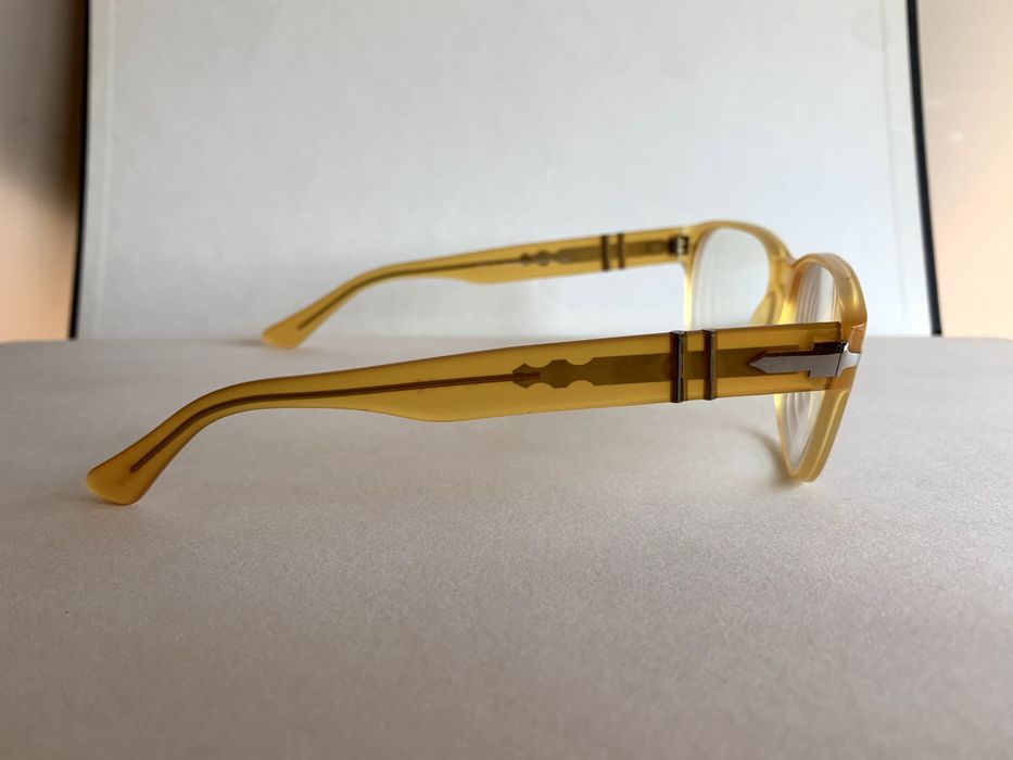VENDO OCULOS PERSOL.  Modelo PO3374V, cor Mel, tamanho 54