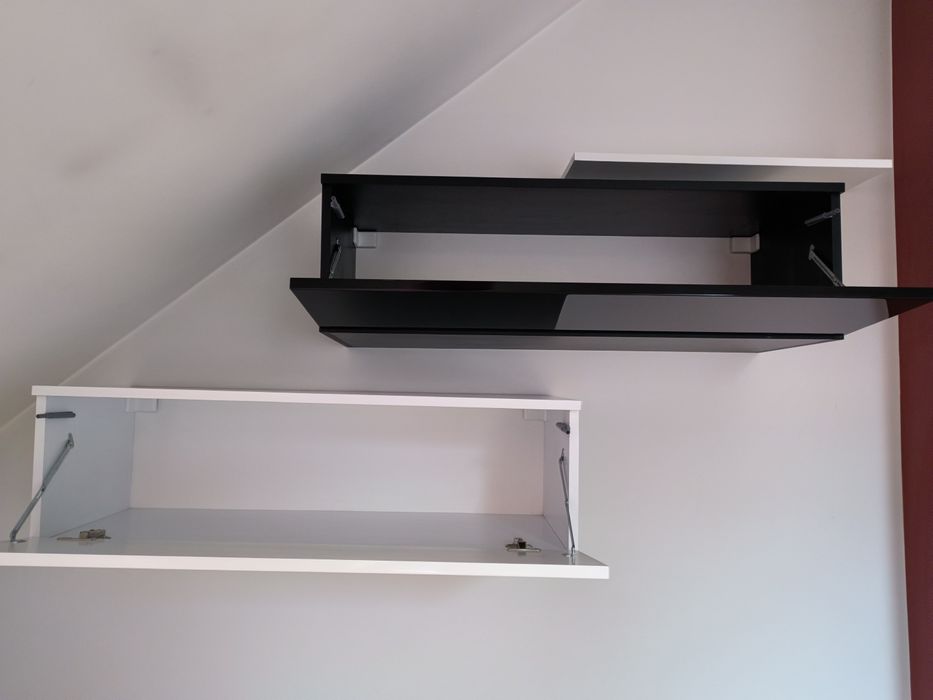 Szafka RTV plus 2 szafki wiszące