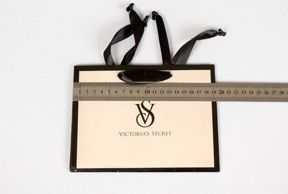 Пакет подарунковий, пакування