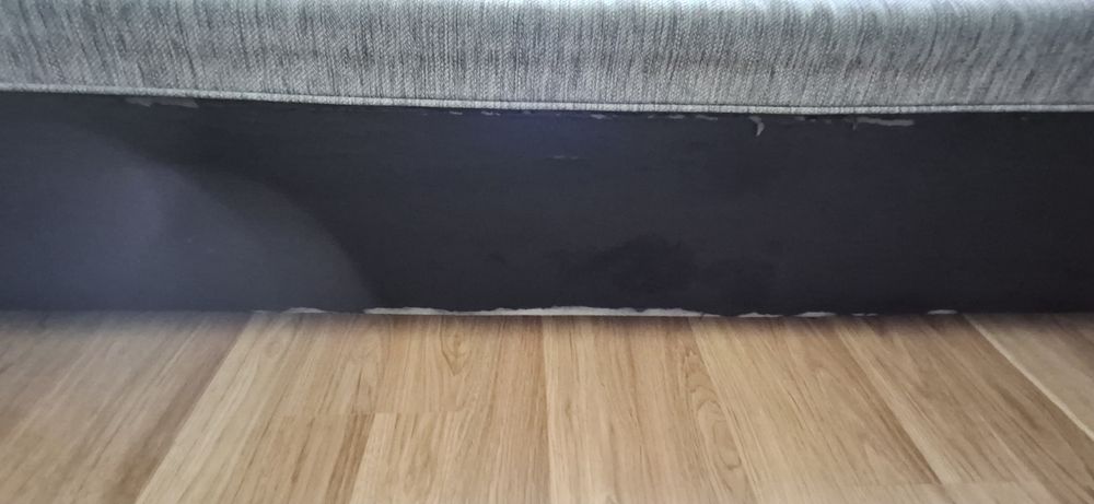 Sofa dwuosobowa .