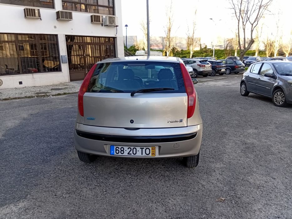 Fiat Punto 1.2 8v único dono